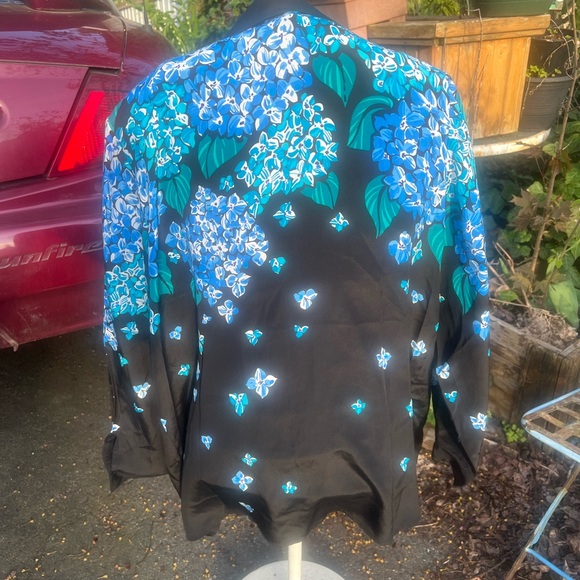 Blouse with beading - Picture 3 of 4